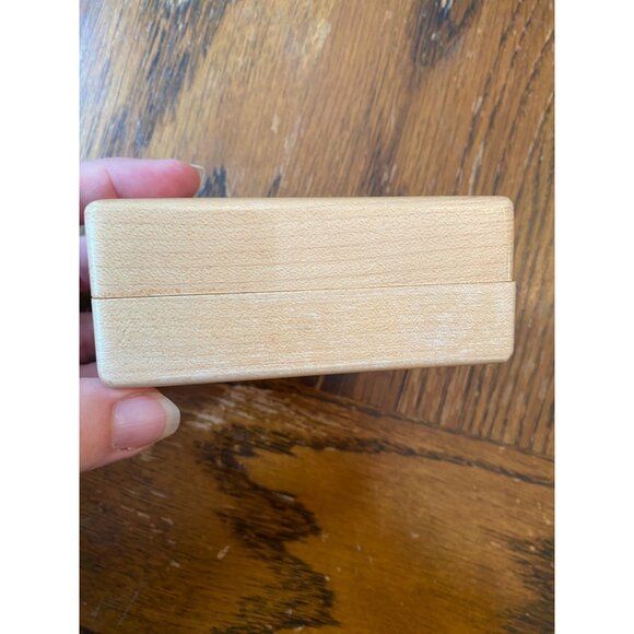 Small Natural Wood Butterfly Engraved Trinket Box With Hinged Lid & Black Lining - Picture 2 of 9